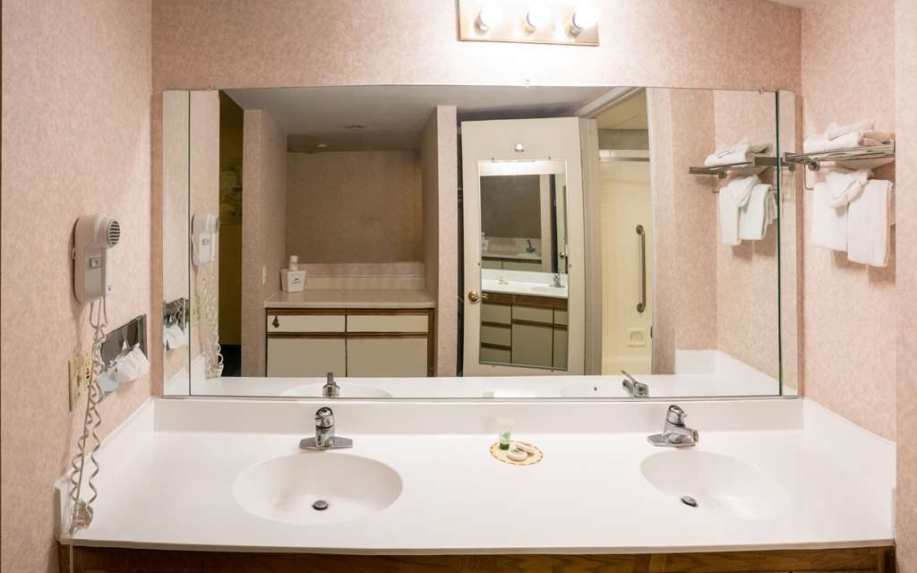 San Bernardino Inn & Suites Oda fotoğraf