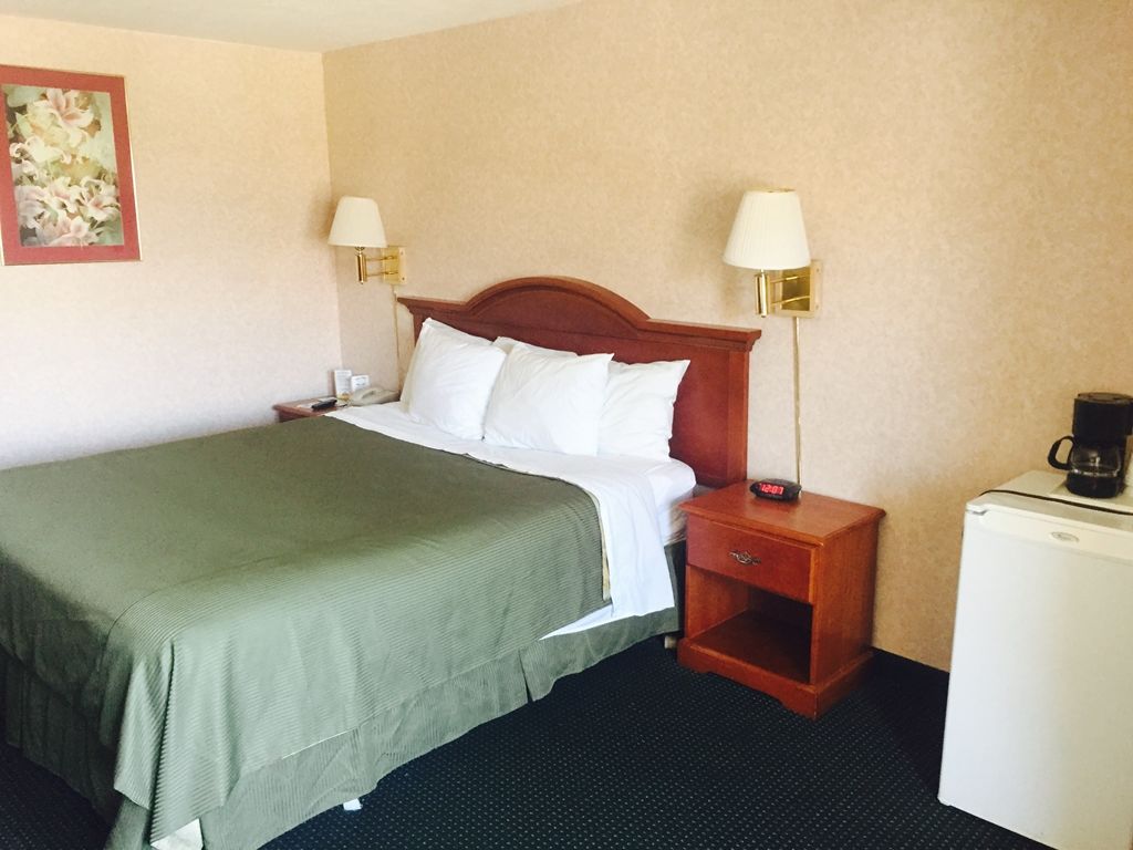 San Bernardino Inn & Suites Oda fotoğraf